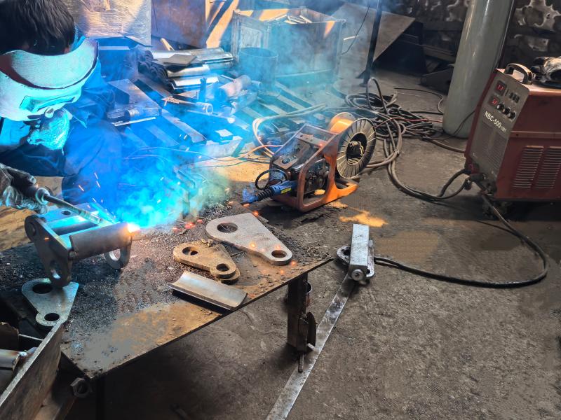 Manual welding of repair parts